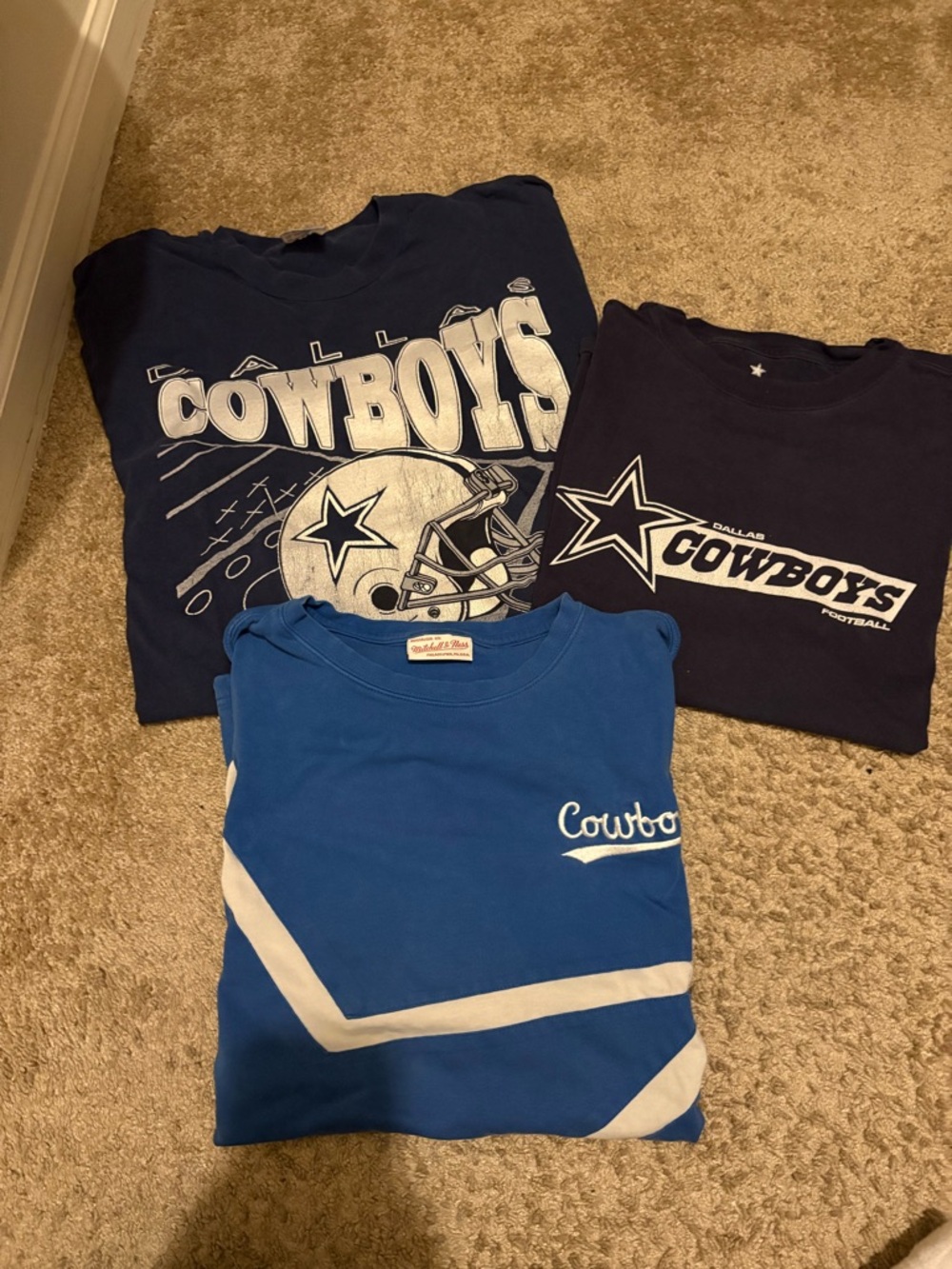 3 Vintage Dallas Cowboys Short Sleeve 
1 Large, 1 XL, 1 Xxl (fits like an XL)